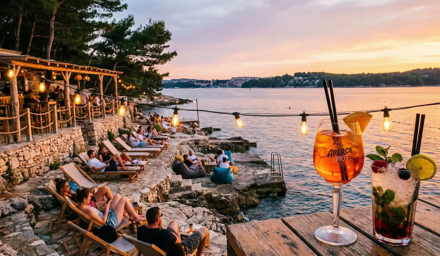 Relaxing seaside bar with cocktails.