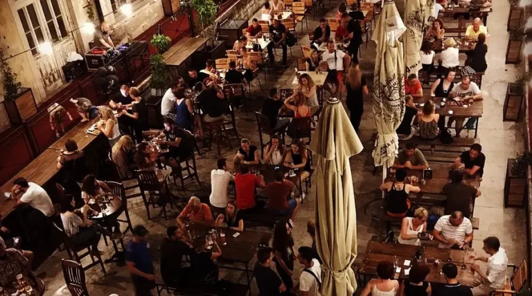 night out pub with friends people sitting on the table